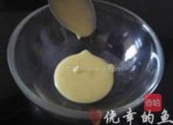 可爱樱桃彩绘瑞士卷的做法图解4