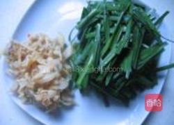 韭菜煮蛤蜊肉的做法图解2