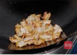 五花肉炒芥兰的做法图解2