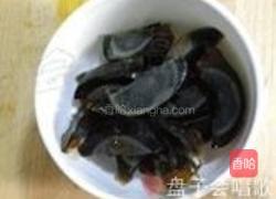 香菜皮蛋鱼片汤的做法图解3