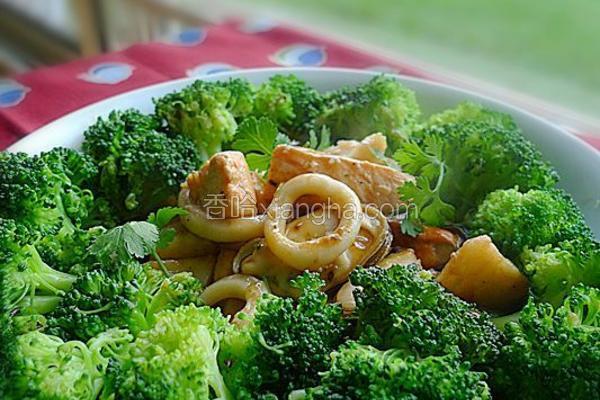 杂锦海鲜西兰花