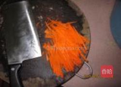 红萝卜拍黄瓜的做法图解3