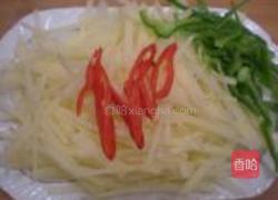 酸辣土豆丝的做法图解1