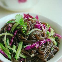 凉拌蕨根粉的做法[图]