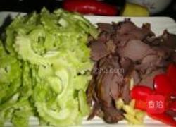 苦瓜炒鸭肫的做法图解2