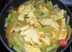 西瓜皮炒蛋的做法图解5