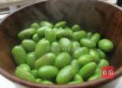 毛豆拌萝卜干的做法图解2