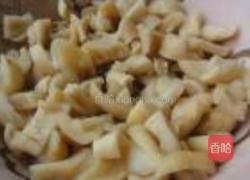 毛豆拌萝卜干的做法图解5