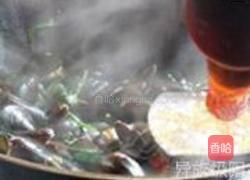 罗勒炒海虹的做法图解4