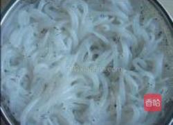 银鱼炒蛋的做法图解1