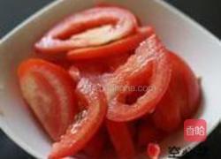 番茄土豆炖饺子的做法图解1