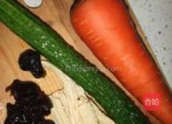 腐竹烩时蔬的做法图解1