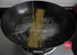 肉酱虾仁拌意面的做法图解9