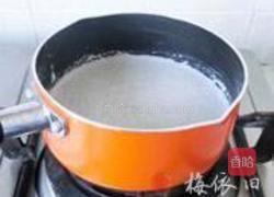 茯苓杏仁奶茶的做法图解1