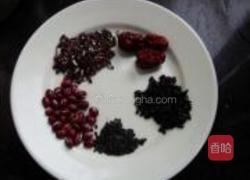 血糯黑米红豆粥的做法图解1