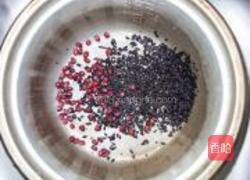 血糯黑米红豆粥的做法图解2