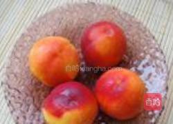 糖水黄桃罐头的做法图解1