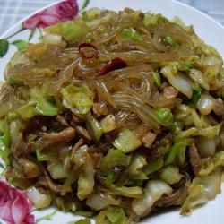 肉丝包菜炒粉的做法[图]