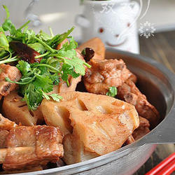 腐乳莲藕炖排骨的做法[图]