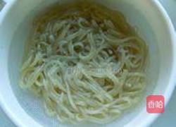 紫甘蓝拌粉条的做法图解3