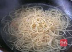 香菜拌豆腐皮的做法图解2