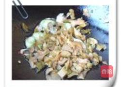 榨菜鸡蛋炸酱面的做法图解6