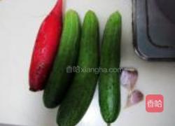 凉拌黄瓜水萝卜的做法图解1