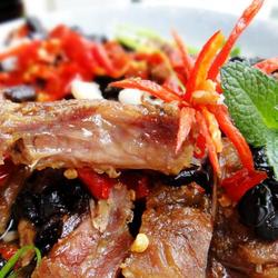 剁椒豉香蒸腊排骨的做法[图]