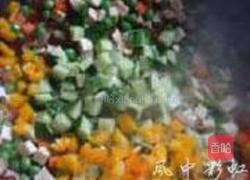 五彩炒豌豆的做法图解5