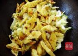 菜花炒饼的做法图解6