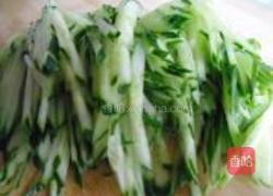 金针菇凉拌黄瓜的做法图解3