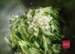 金针菇凉拌黄瓜的做法图解5
