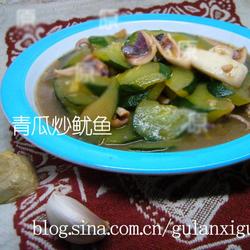 青瓜炒鱿鱼的做法[图]