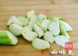 火腿榄菜炒丝瓜的做法图解2