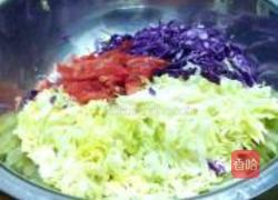紫甘蓝拌生菜丝的做法图解2