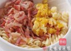蛋黄培根意面的做法图解3