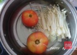 番茄金针菇烩肉丝的做法图解4