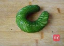 酸辣蓑衣黄瓜的做法图解2