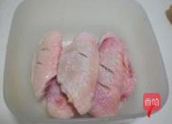 红酒鸡翅的做法图解1