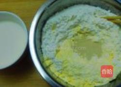 蝴蝶玉米花卷的做法图解2