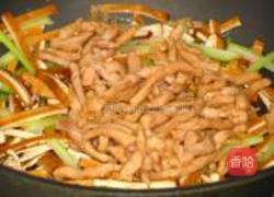 西芹豆干炒肉丝的做法图解7