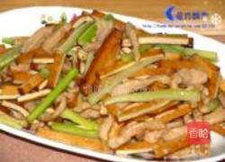 西芹豆干炒肉丝的做法图解8
