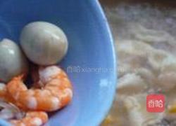 虾汤玉米蘑菇面的做法图解4