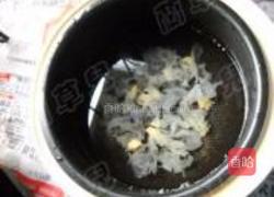 芡实枸杞银耳羹的做法图解3