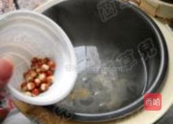 芡实枸杞银耳羹的做法图解4
