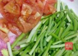 蒜薹番茄蛋的做法图解3