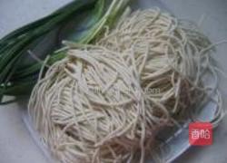 葱油拌面的做法图解1