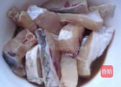 草鱼炖冻豆腐的做法图解1