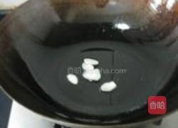 油豆腐炒辣椒的做法图解4