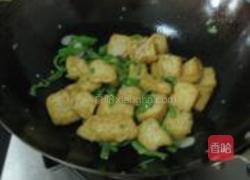 油豆腐炒辣椒的做法图解6